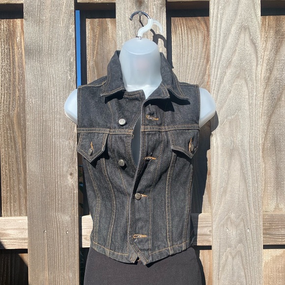 Watch L.A. /
Sleeveless Denim Vest - Picture 2 of 6